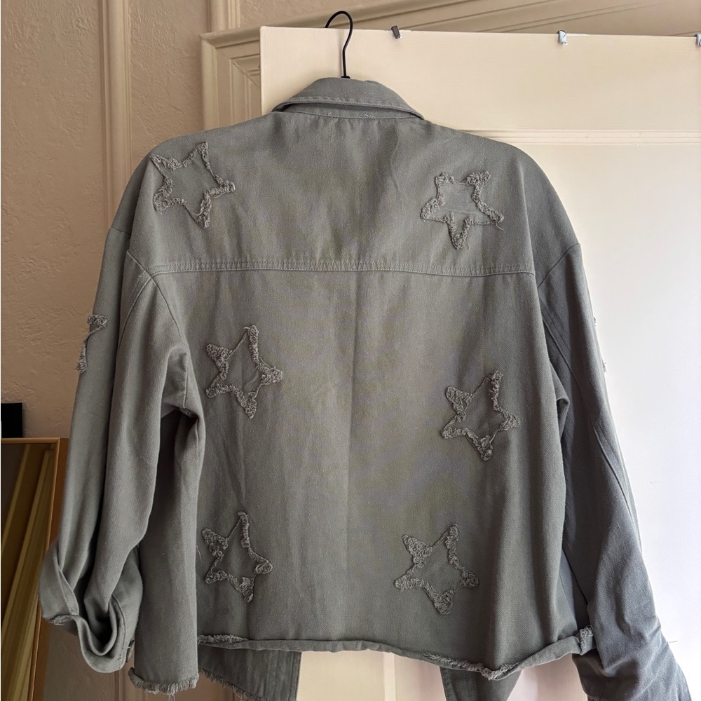 Stylish Star-Embellished Shirt or Light Jacket